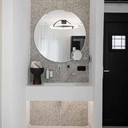 Aparthotel Eden Beachfront Residences &