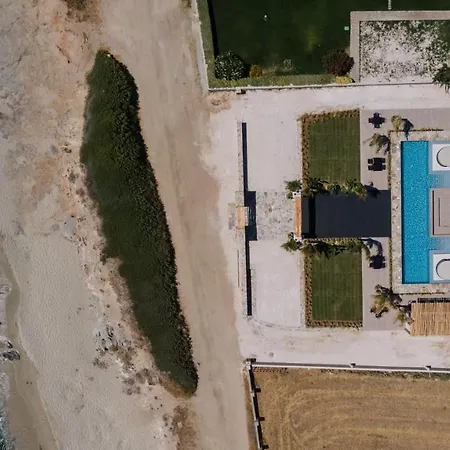 Eden Beachfront Residences & Aparthotel