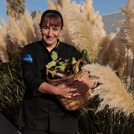 Ξενοδοχείο με διαμερίσματα Eden Beachfront Residences & Kastrákion