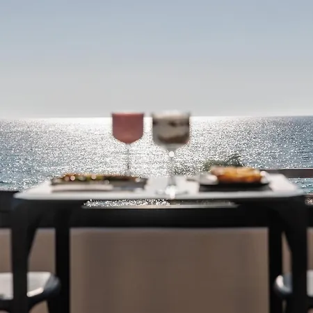 Eden Beachfront Residences & Hotel apartamentowy