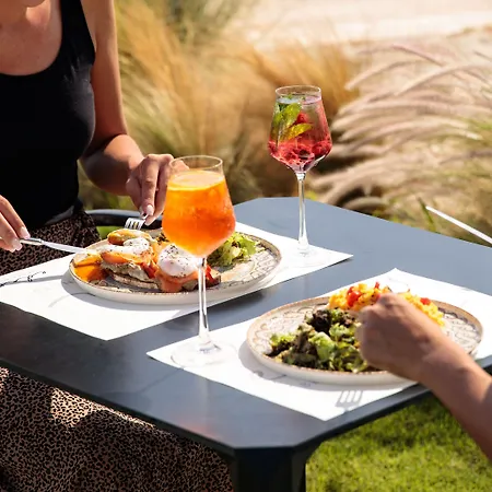 Aparthotel Eden Beachfront Residences & Kastrákion