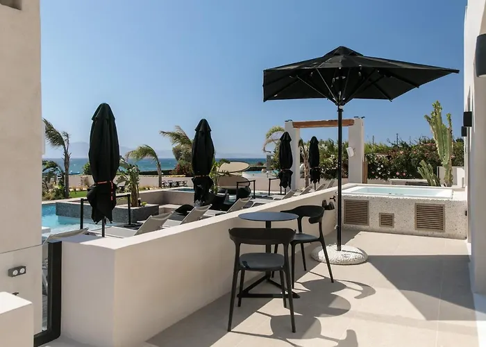 Eden Beachfront Residences & 4*