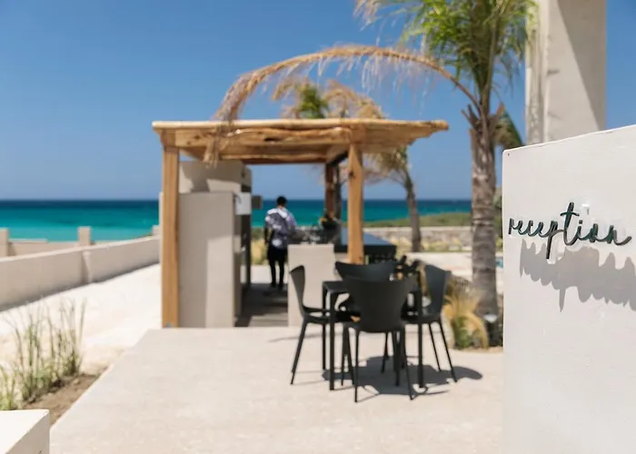 Hotel apartamentowy Eden Beachfront Residences & 4*