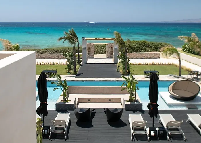 Eden Beachfront Residences & 4*