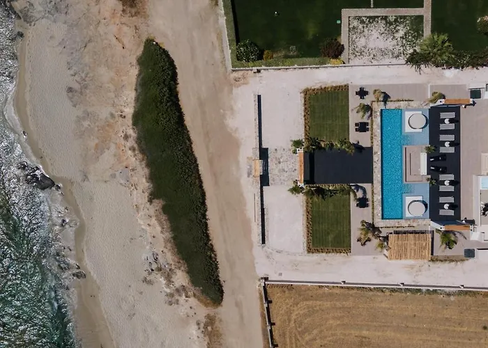 Eden Beachfront Residences & Apartahotel