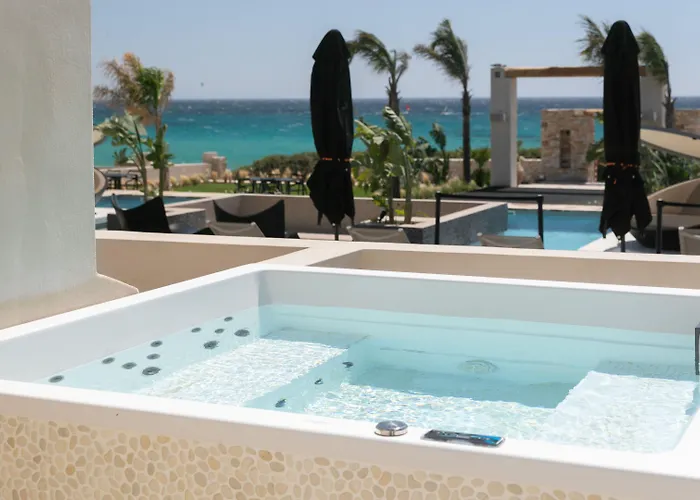 Apartahotel Eden Beachfront Residences & 4*