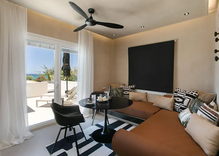 Apartahotel Eden Beachfront Residences & Kastrákion