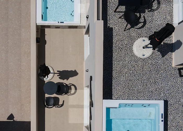 Eden Beachfront Residences & 4*